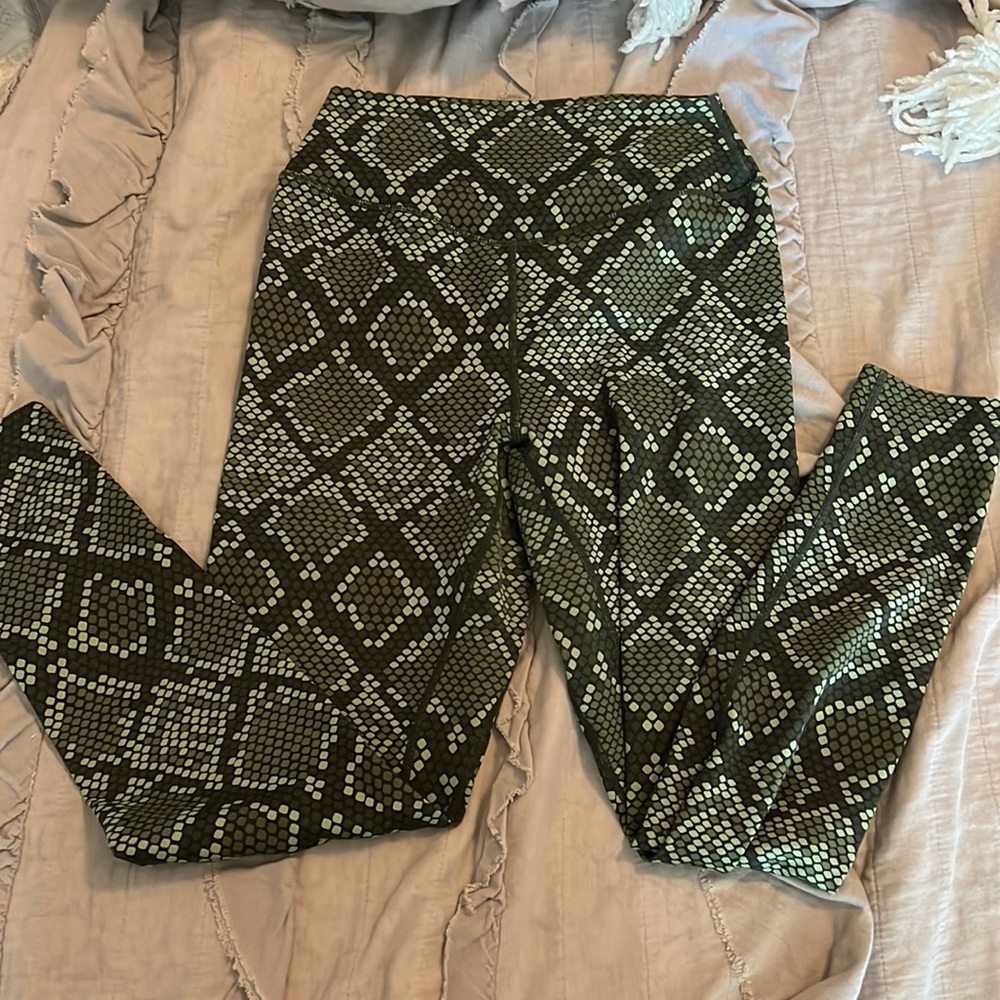 BALANCE ATHLETICA Snake Skin Leggings